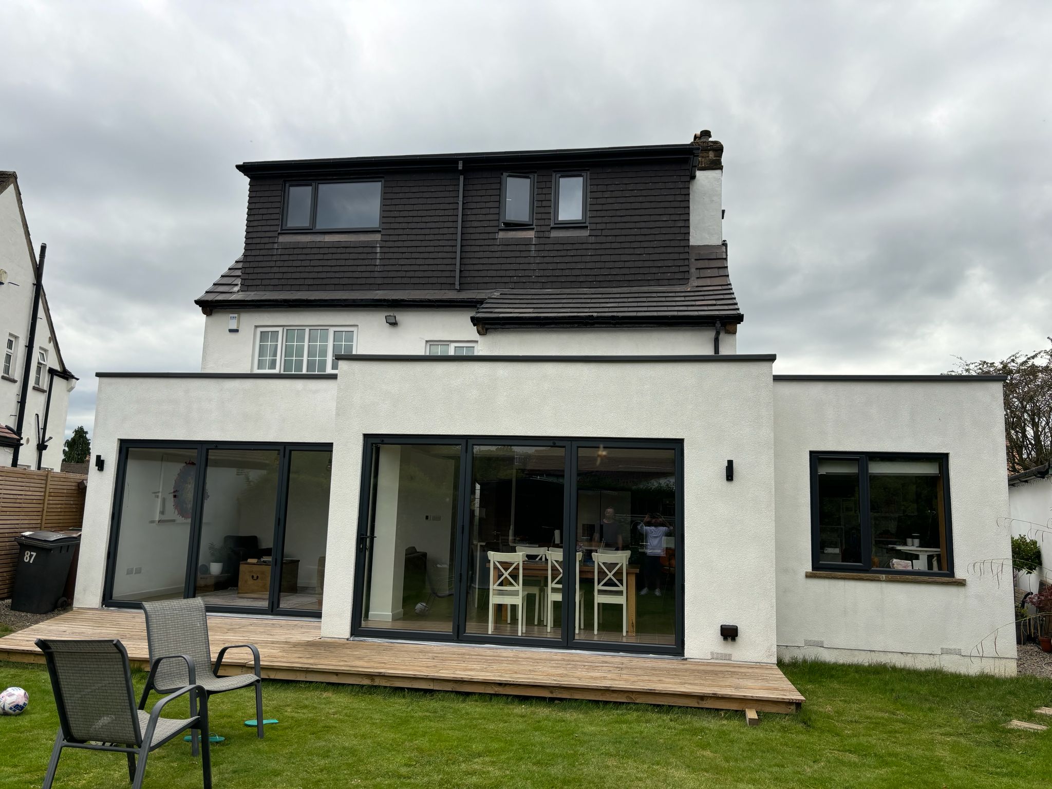 Open Plan Kitchen & Living Area